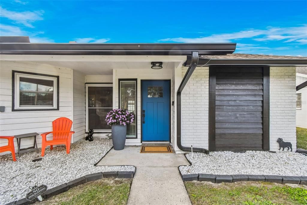 For Sale: $392,000 (2 beds, 2 baths, 1250 Square Feet)