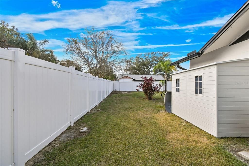 For Sale: $392,000 (2 beds, 2 baths, 1250 Square Feet)