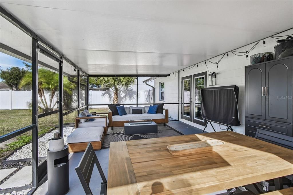 For Sale: $392,000 (2 beds, 2 baths, 1250 Square Feet)