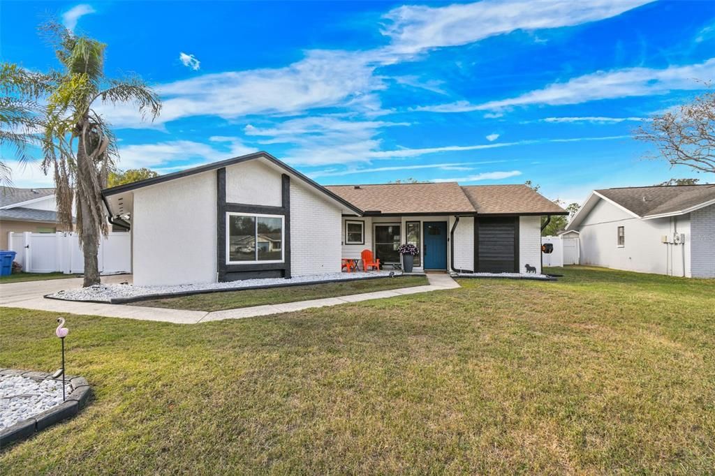 For Sale: $392,000 (2 beds, 2 baths, 1250 Square Feet)