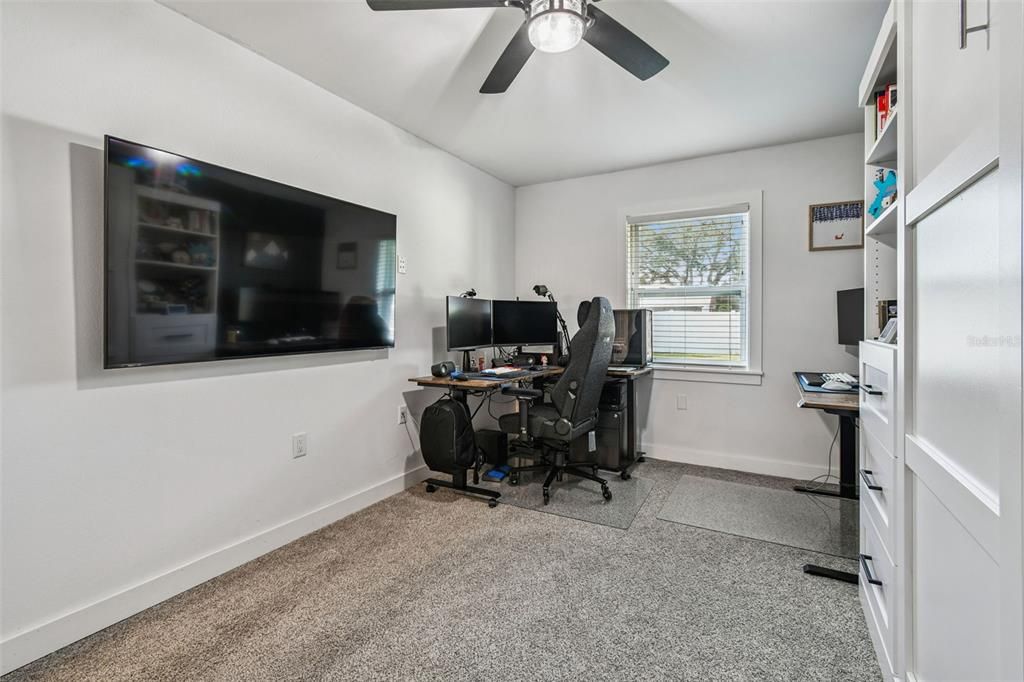 For Sale: $392,000 (2 beds, 2 baths, 1250 Square Feet)