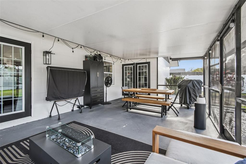 For Sale: $392,000 (2 beds, 2 baths, 1250 Square Feet)