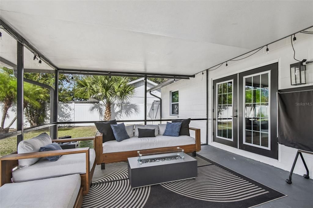 For Sale: $392,000 (2 beds, 2 baths, 1250 Square Feet)