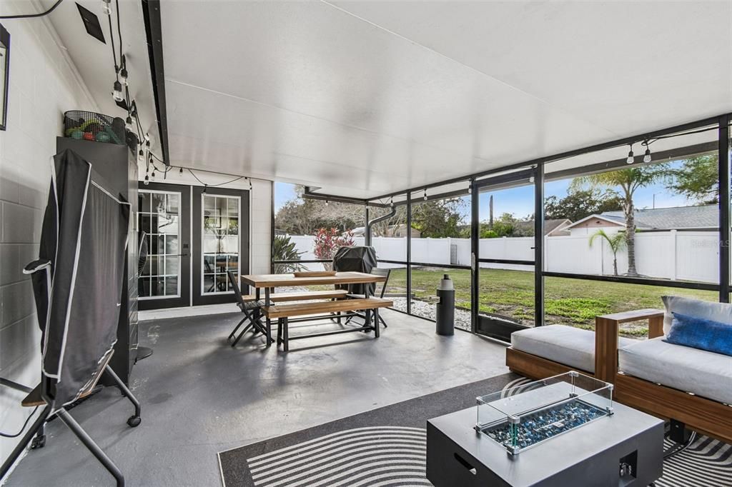 For Sale: $392,000 (2 beds, 2 baths, 1250 Square Feet)