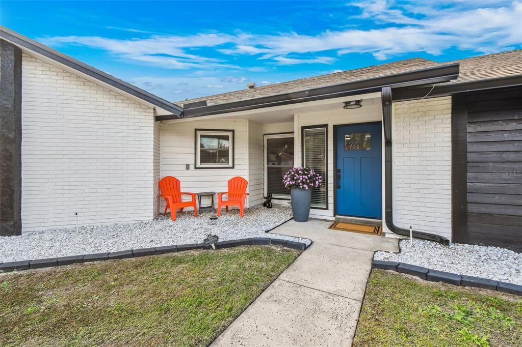 For Sale: $392,000 (2 beds, 2 baths, 1250 Square Feet)