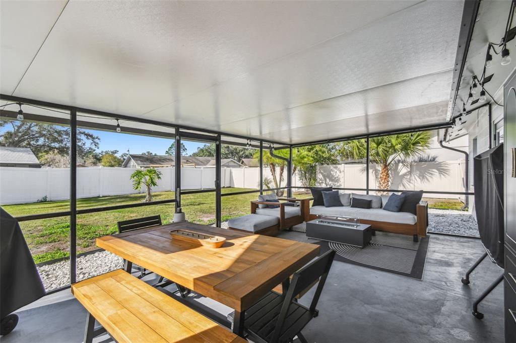 For Sale: $392,000 (2 beds, 2 baths, 1250 Square Feet)