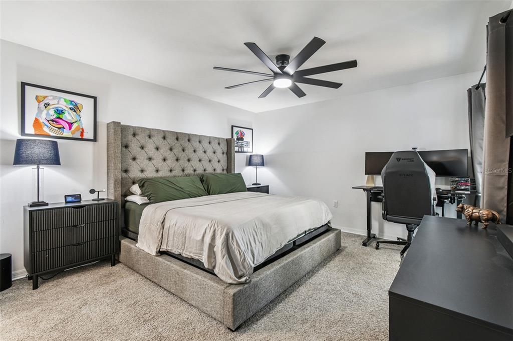 For Sale: $392,000 (2 beds, 2 baths, 1250 Square Feet)