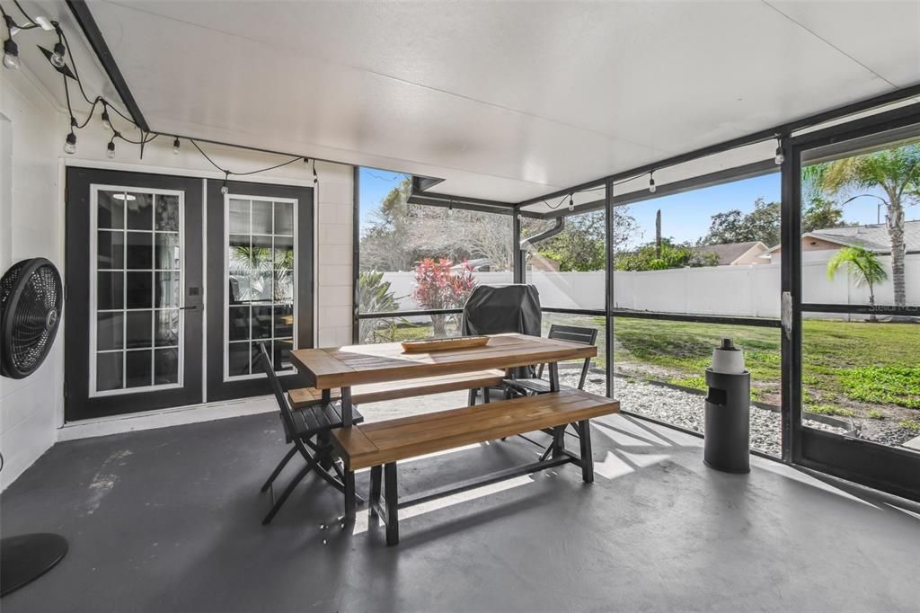 For Sale: $392,000 (2 beds, 2 baths, 1250 Square Feet)