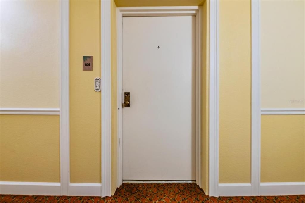 For Sale: $159,900 (1 beds, 1 baths, 745 Square Feet)