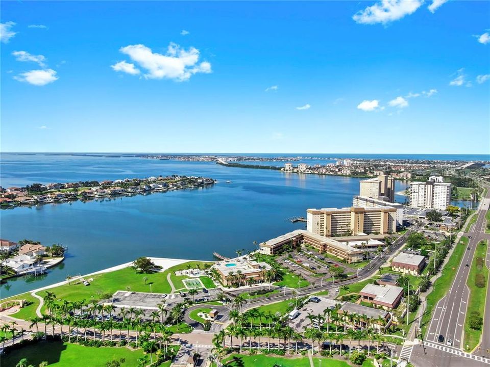 For Sale: $159,900 (1 beds, 1 baths, 745 Square Feet)