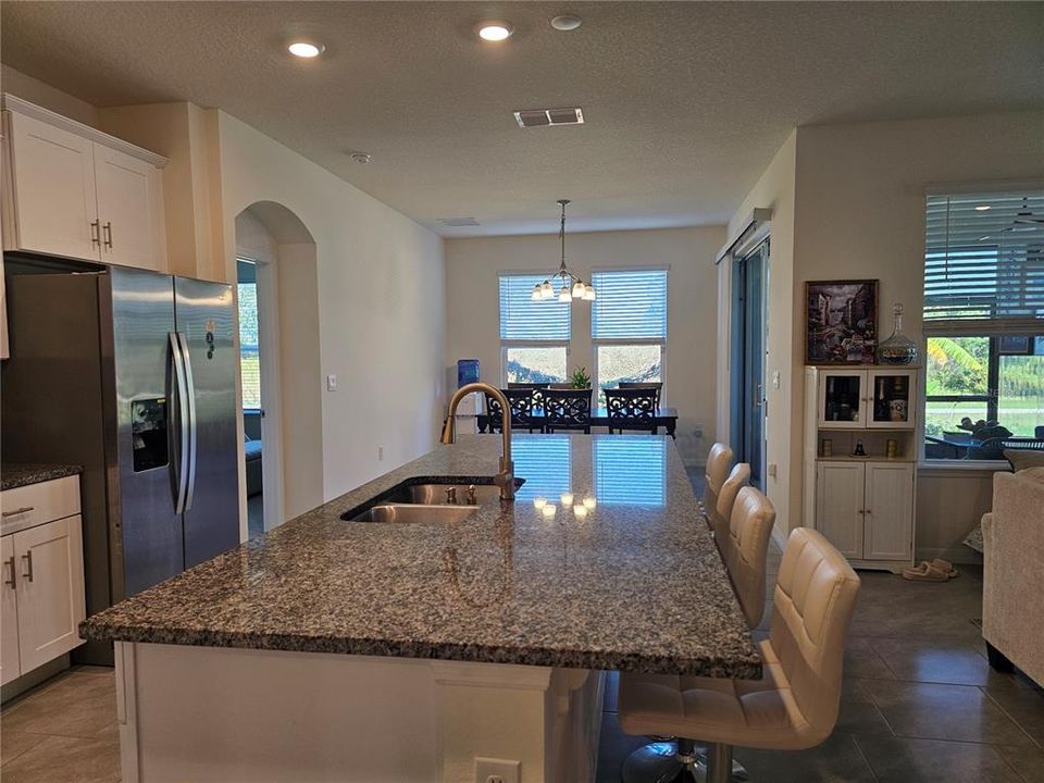 En Venta: $524,900 (4 camas, 3 baños, 2142 Pies cuadrados)