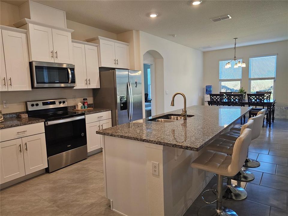 En Venta: $524,900 (4 camas, 3 baños, 2142 Pies cuadrados)