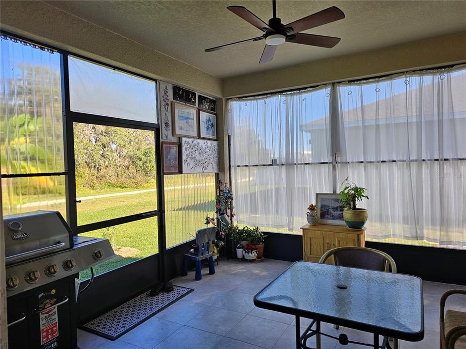 En Venta: $524,900 (4 camas, 3 baños, 2142 Pies cuadrados)