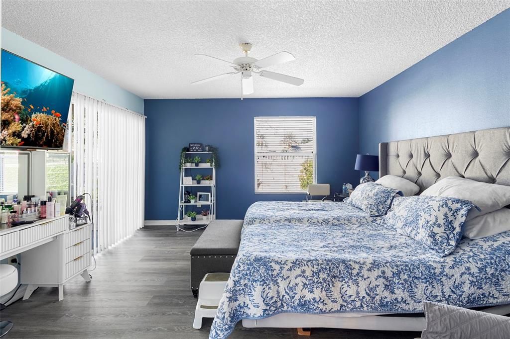 En Venta: $299,999 (2 camas, 2 baños, 1283 Pies cuadrados)