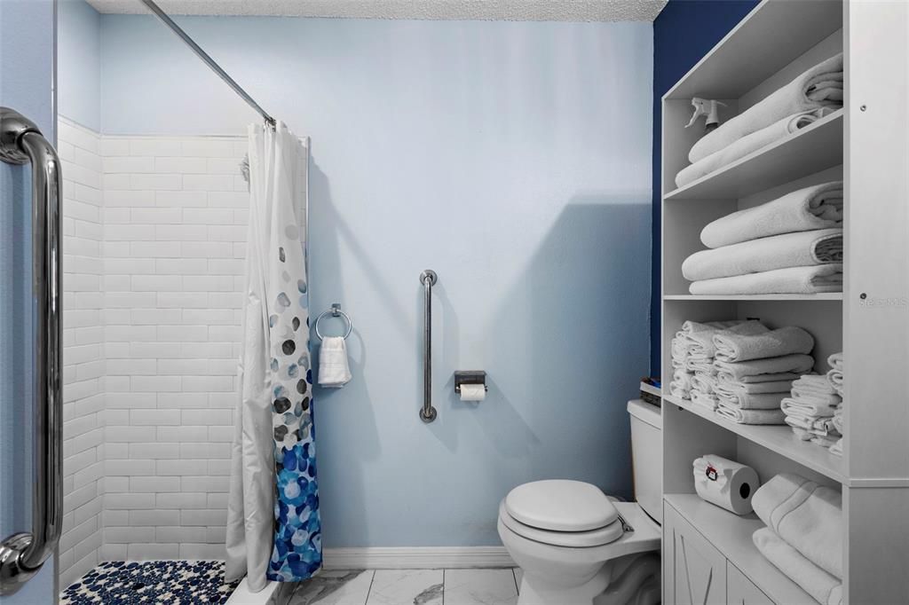 En Venta: $299,999 (2 camas, 2 baños, 1283 Pies cuadrados)