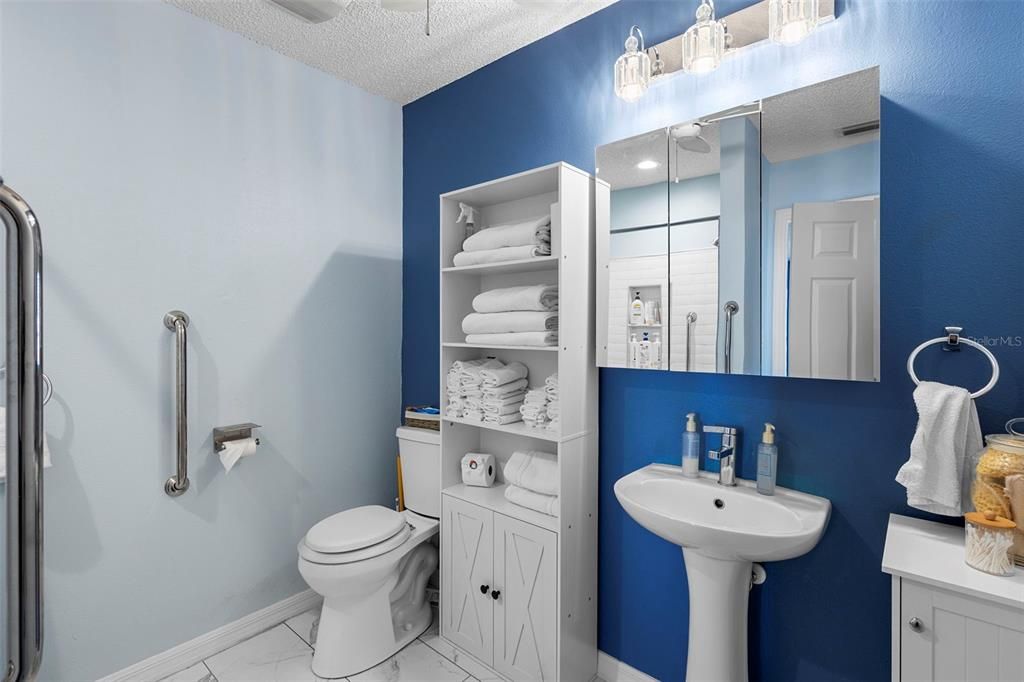 En Venta: $299,999 (2 camas, 2 baños, 1283 Pies cuadrados)