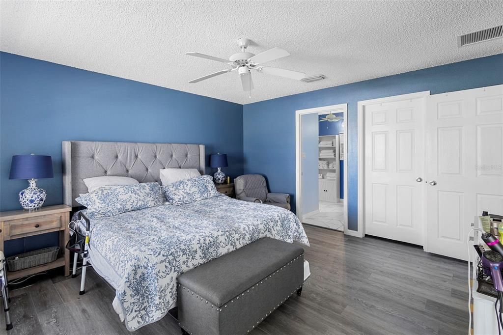 En Venta: $299,999 (2 camas, 2 baños, 1283 Pies cuadrados)