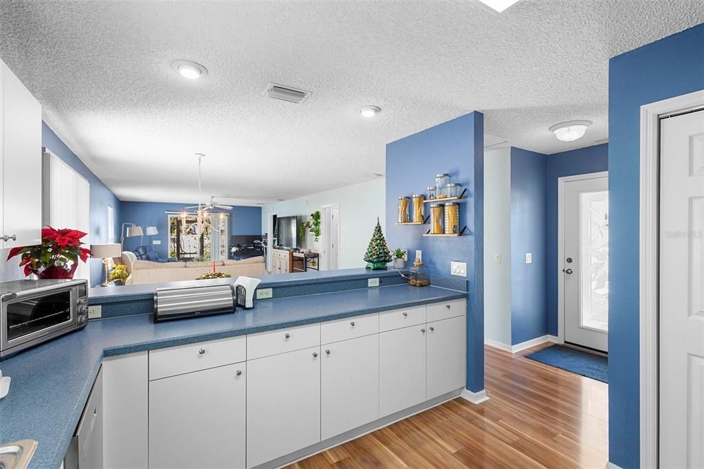 En Venta: $299,999 (2 camas, 2 baños, 1283 Pies cuadrados)