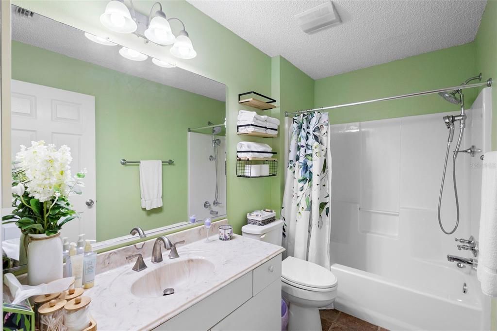 En Venta: $299,999 (2 camas, 2 baños, 1283 Pies cuadrados)