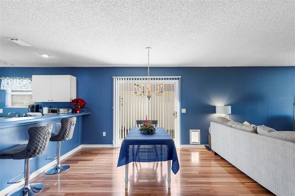 En Venta: $299,999 (2 camas, 2 baños, 1283 Pies cuadrados)