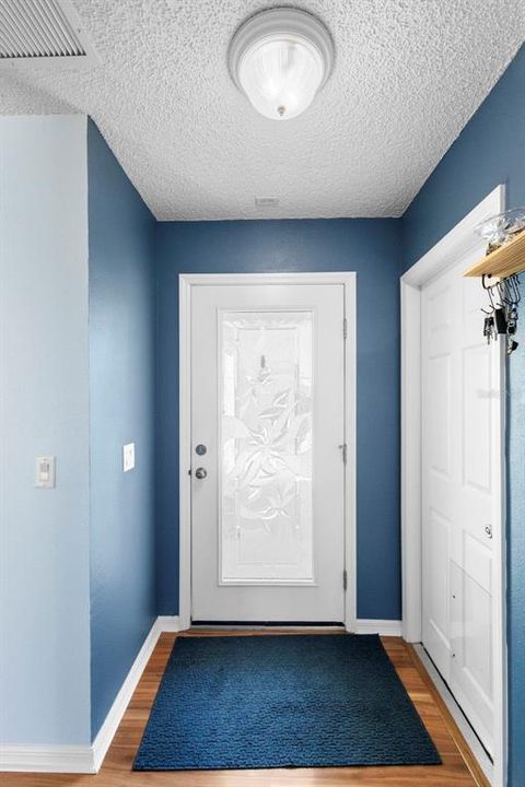 En Venta: $299,999 (2 camas, 2 baños, 1283 Pies cuadrados)