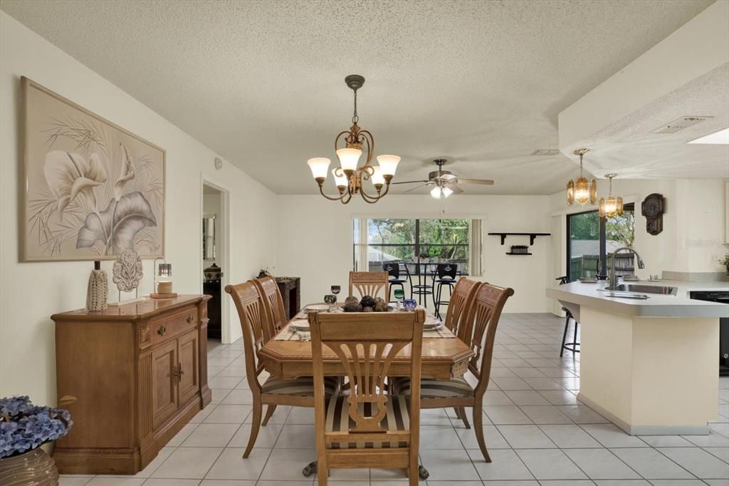 For Sale: $224,900 (2 beds, 2 baths, 1418 Square Feet)