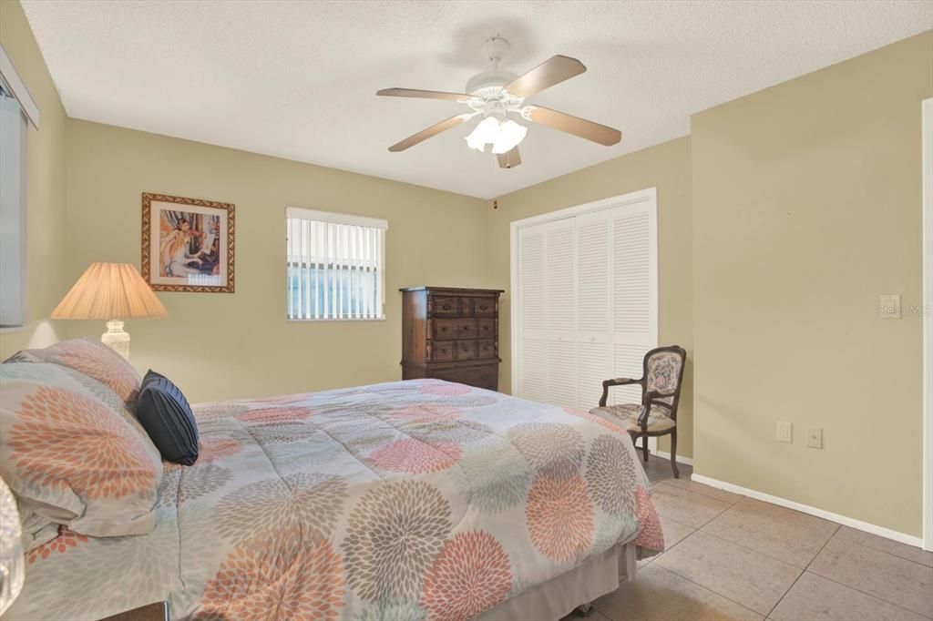 For Sale: $224,900 (2 beds, 2 baths, 1418 Square Feet)