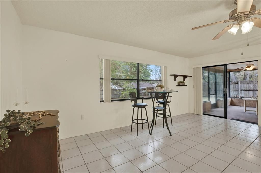 For Sale: $224,900 (2 beds, 2 baths, 1418 Square Feet)