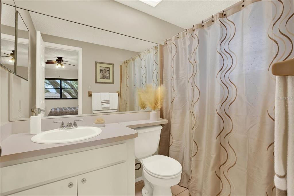 For Sale: $224,900 (2 beds, 2 baths, 1418 Square Feet)