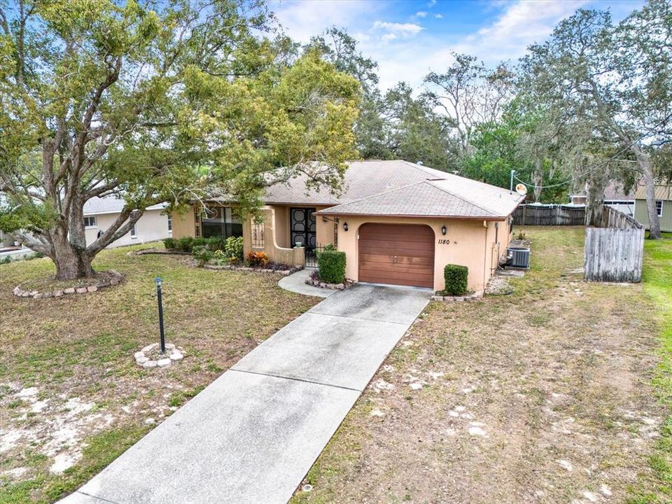 For Sale: $224,900 (2 beds, 2 baths, 1418 Square Feet)