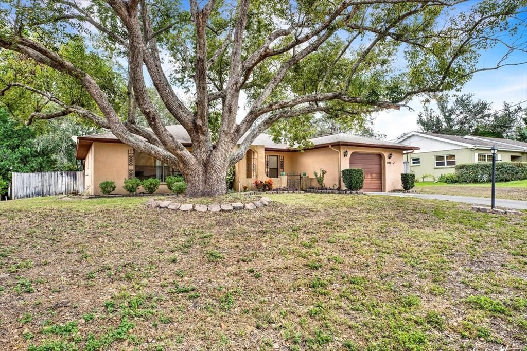 For Sale: $224,900 (2 beds, 2 baths, 1418 Square Feet)