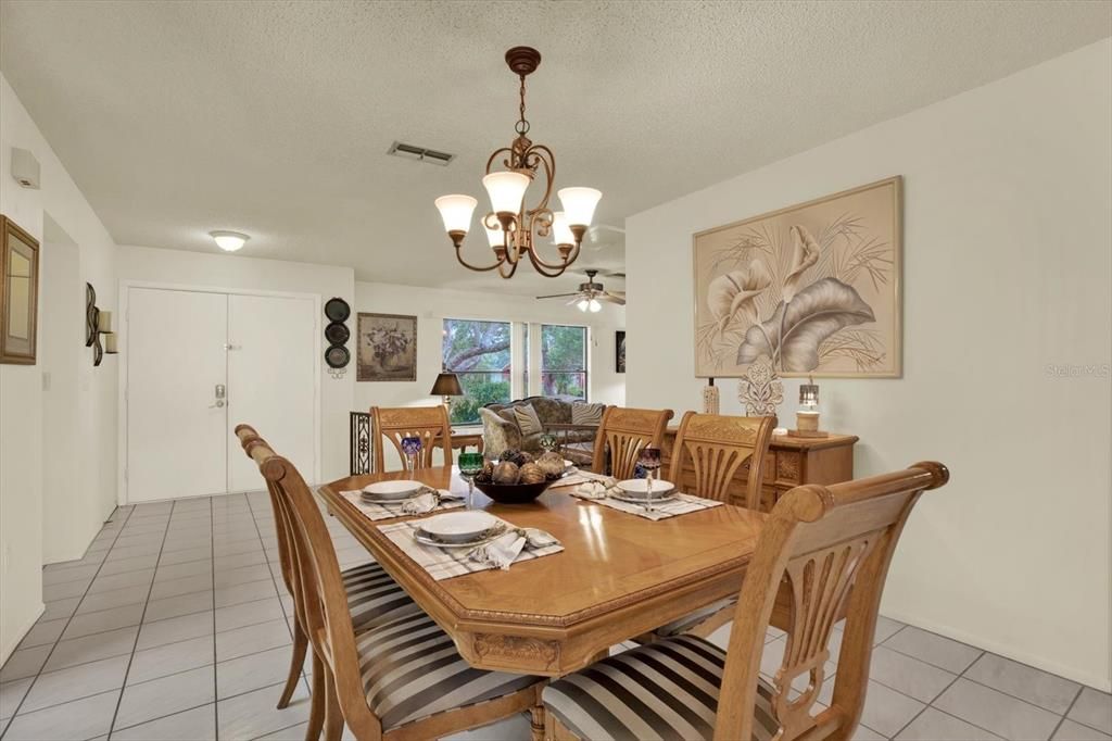 For Sale: $224,900 (2 beds, 2 baths, 1418 Square Feet)