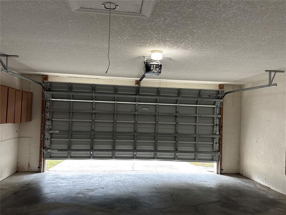 For Sale: $249,900 (5 beds, 2 baths, 2172 Square Feet)