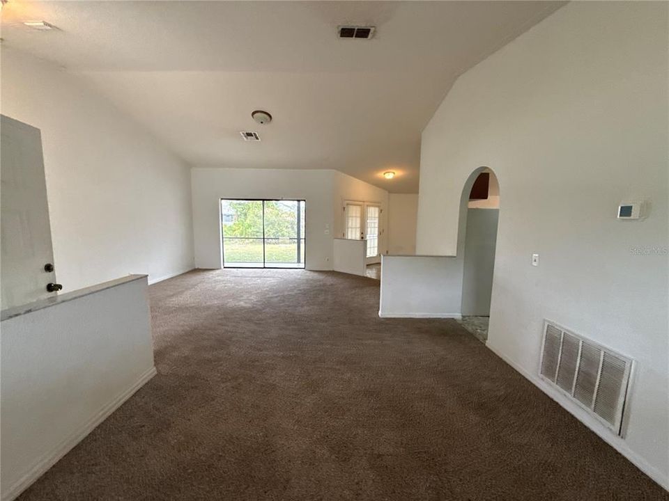 For Sale: $249,900 (5 beds, 2 baths, 2172 Square Feet)