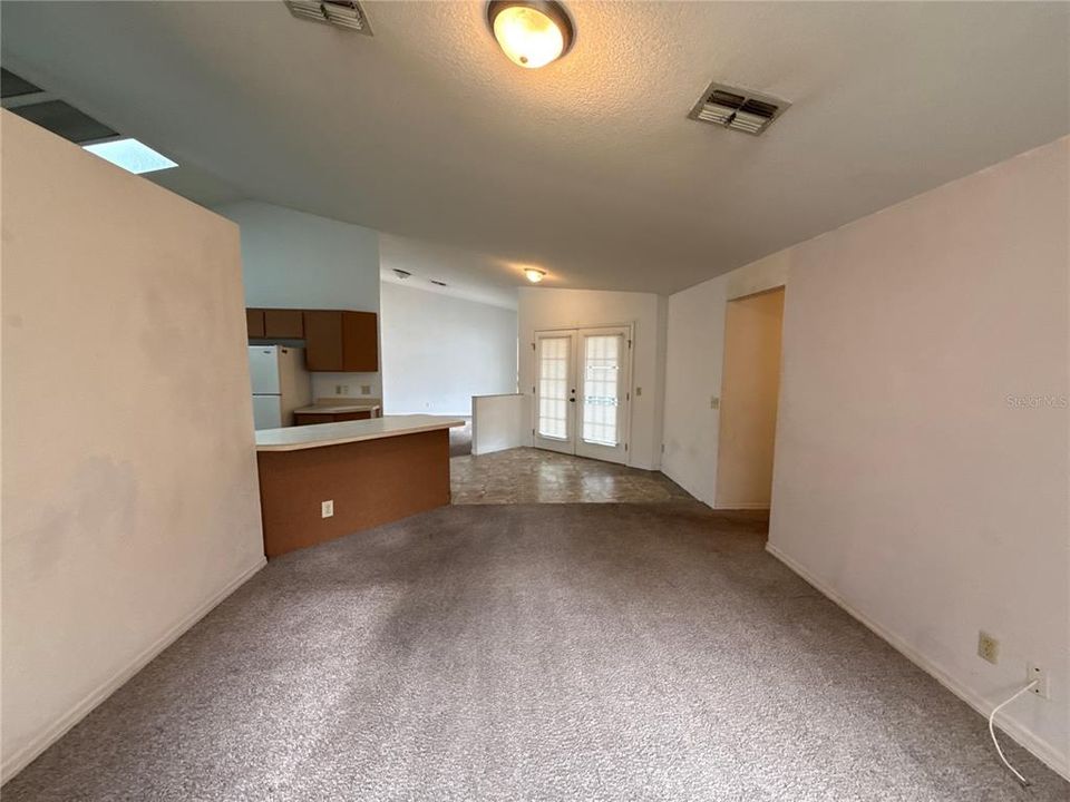 For Sale: $249,900 (5 beds, 2 baths, 2172 Square Feet)