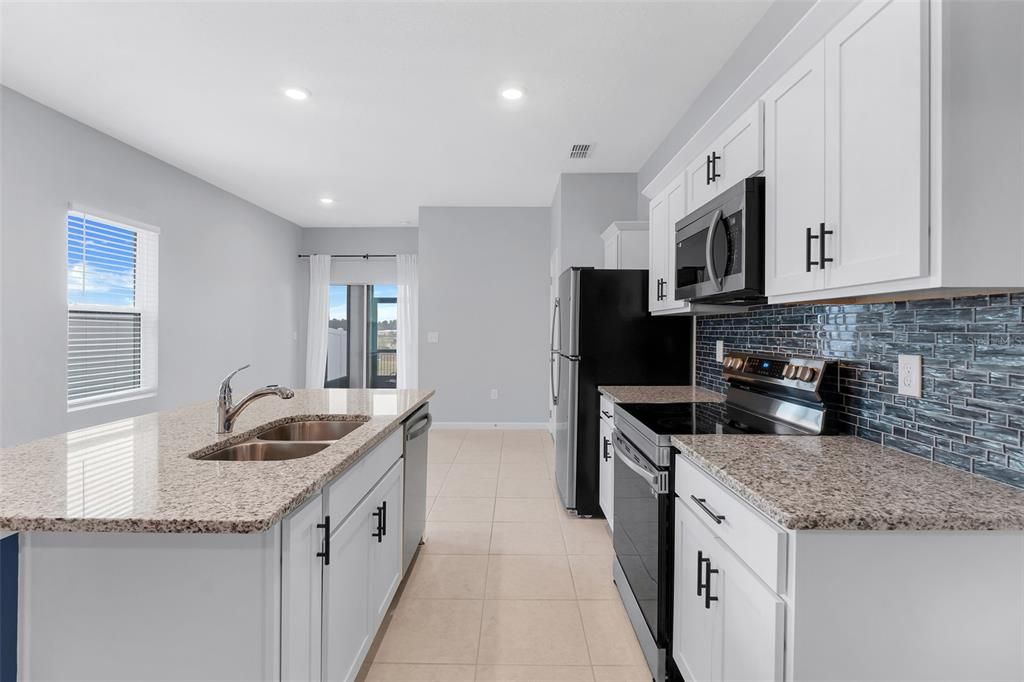 出租: $2,400 (3 贝兹, 2 浴室, 1757 平方英尺)