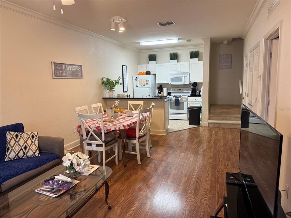 В аренду: $1,900 (3 спален, 2 ванн, 1300 Квадратных фут)