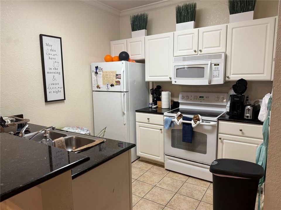 В аренду: $1,900 (3 спален, 2 ванн, 1300 Квадратных фут)