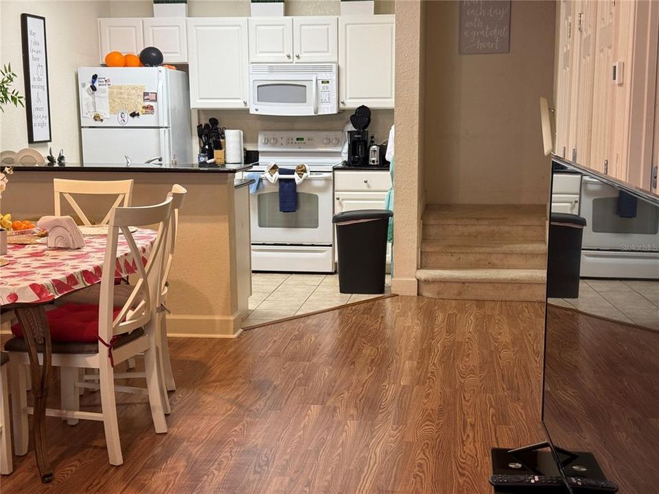 В аренду: $1,900 (3 спален, 2 ванн, 1300 Квадратных фут)