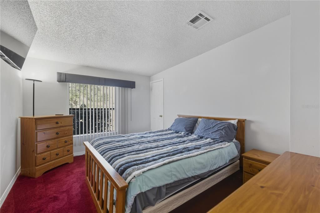 待售: $179,900 (2 贝兹, 2 浴室, 1056 平方英尺)