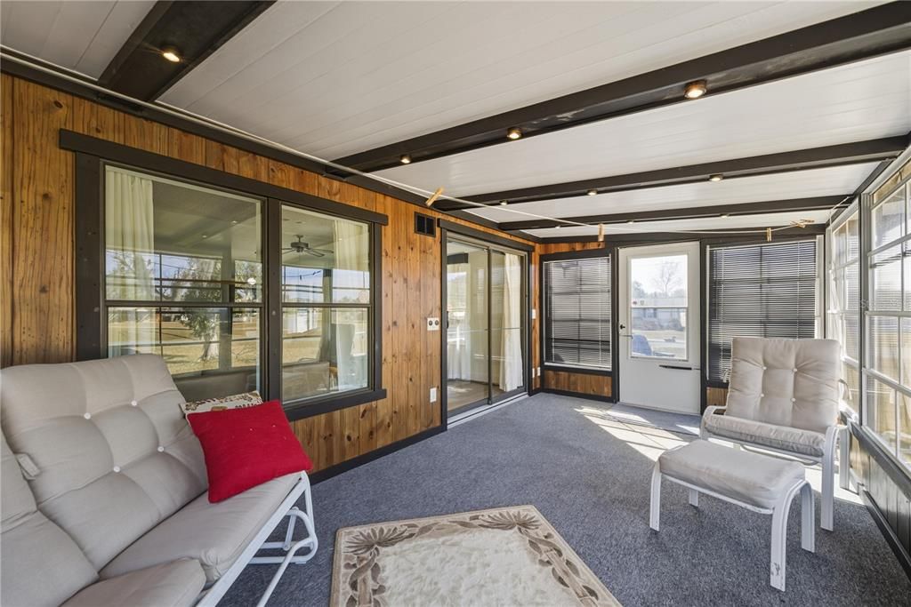 待售: $179,900 (2 贝兹, 2 浴室, 1056 平方英尺)