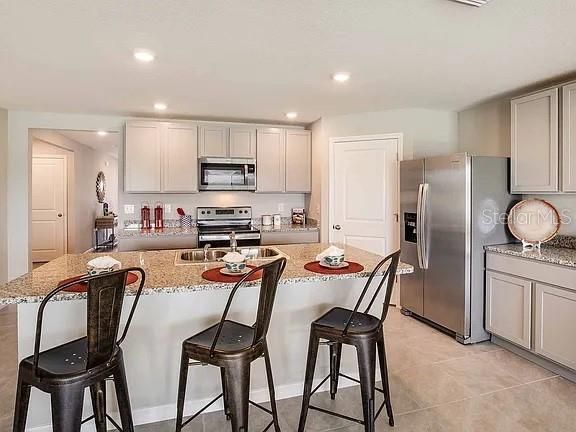 出租: $2,000 (4 贝兹, 2 浴室, 1827 平方英尺)