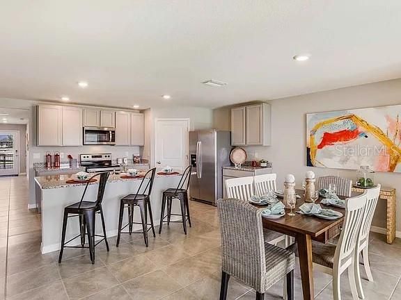 出租: $2,000 (4 贝兹, 2 浴室, 1827 平方英尺)