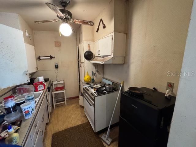 For Sale: $199,900 (3 beds, 2 baths, 1438 Square Feet)