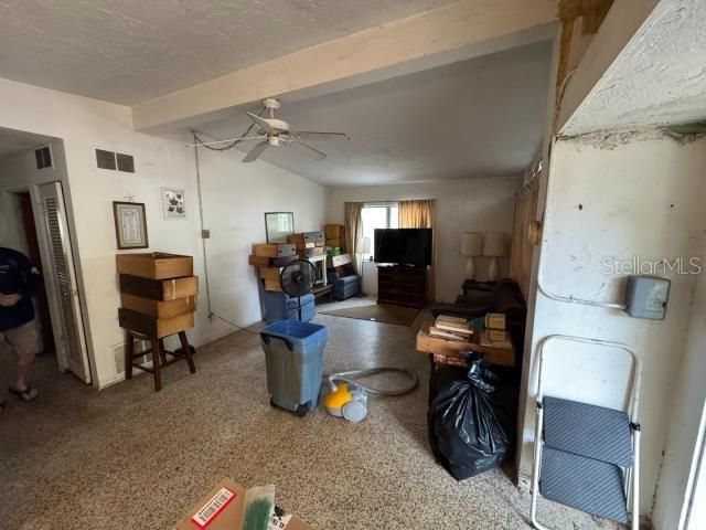 For Sale: $199,900 (3 beds, 2 baths, 1438 Square Feet)