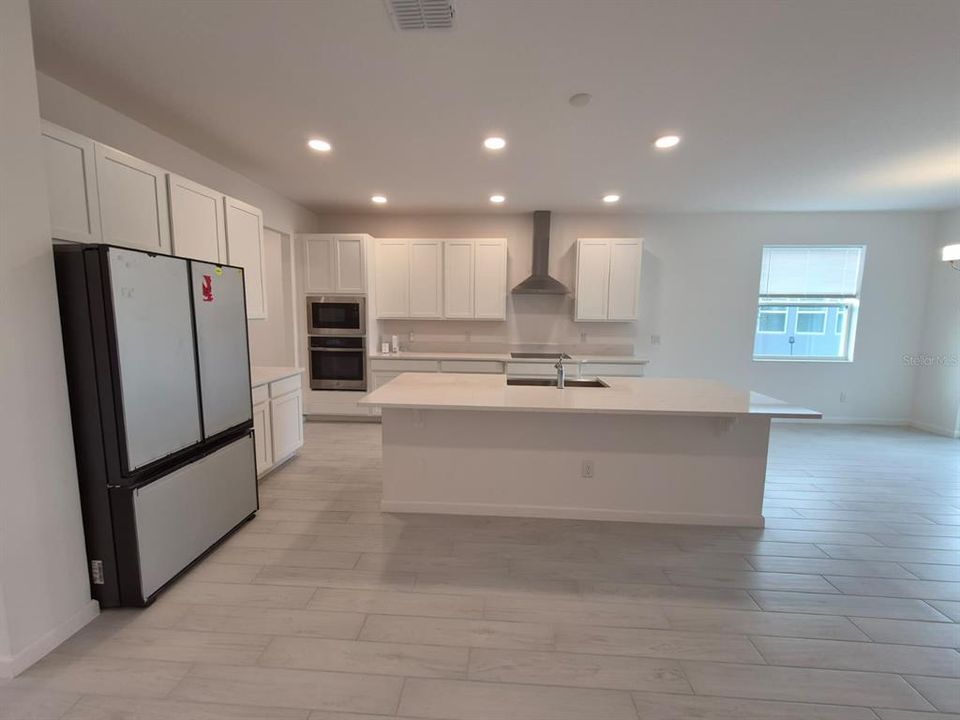 For Rent: $3,800 (3 beds, 3 baths, 3556 Square Feet)