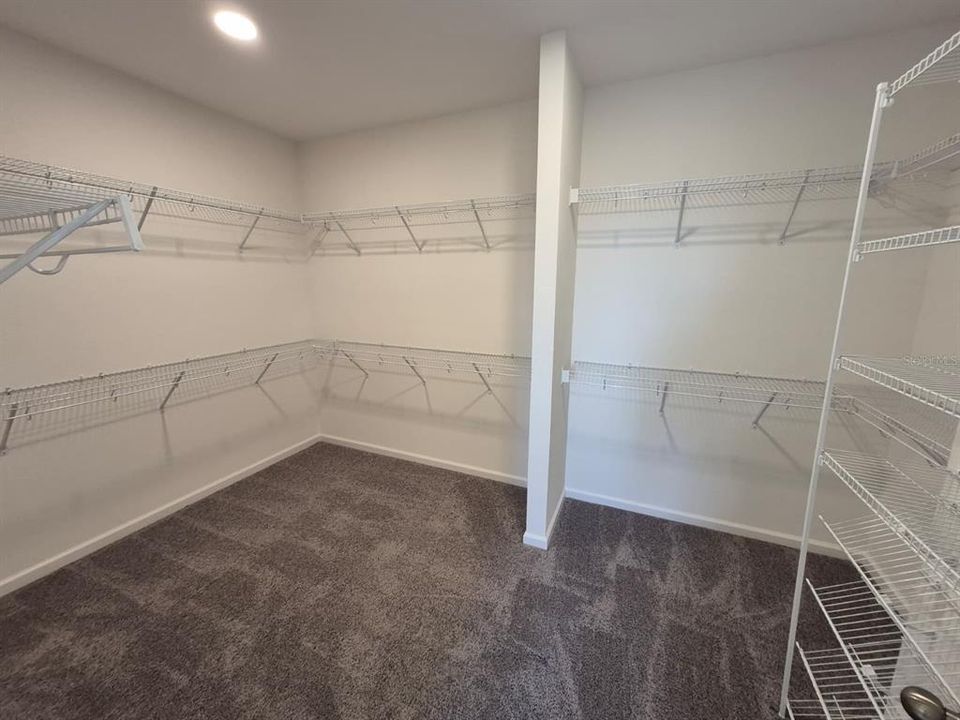 For Rent: $3,800 (3 beds, 3 baths, 3556 Square Feet)