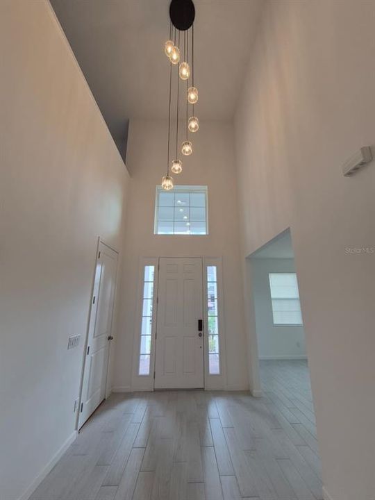 For Rent: $3,800 (3 beds, 3 baths, 3556 Square Feet)