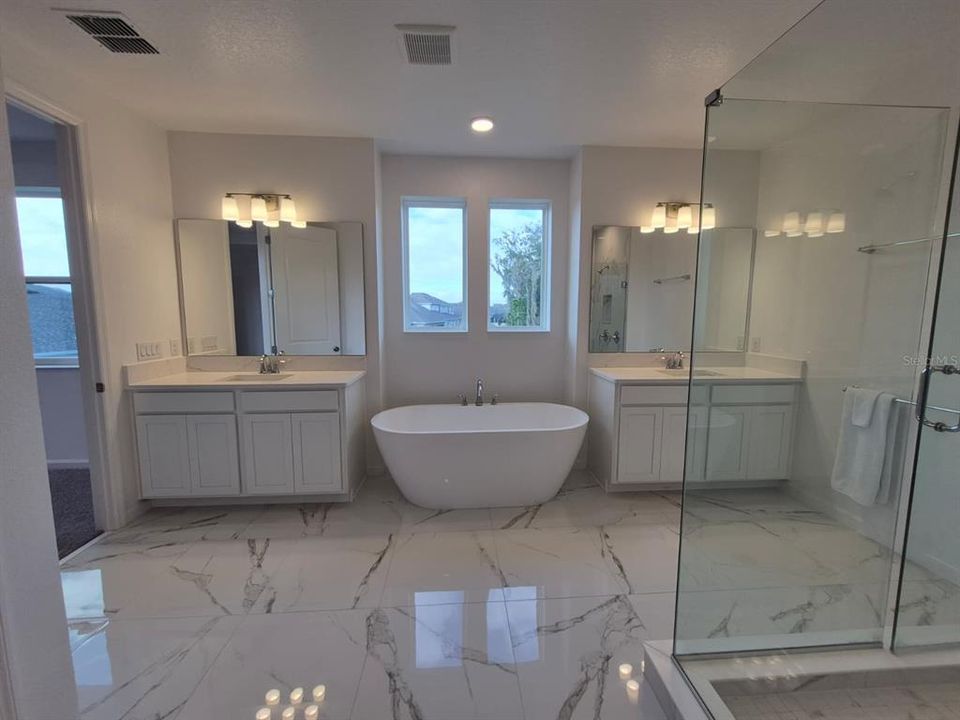 For Rent: $3,800 (3 beds, 3 baths, 3556 Square Feet)