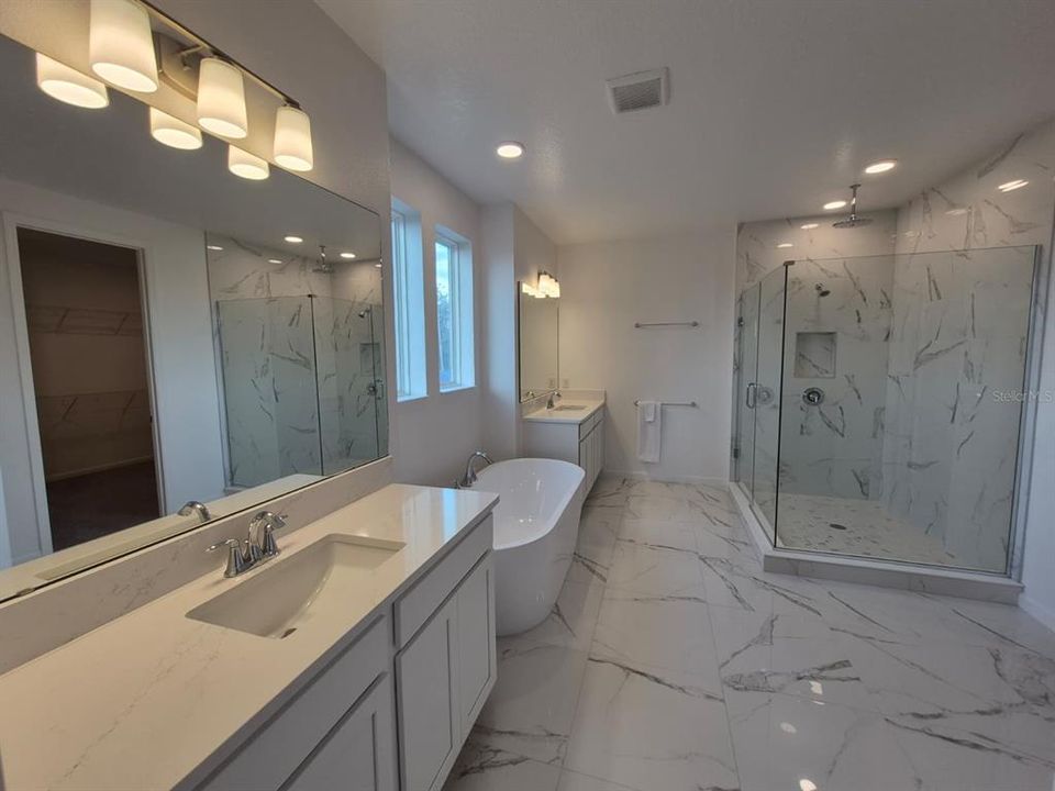 For Rent: $3,800 (3 beds, 3 baths, 3556 Square Feet)